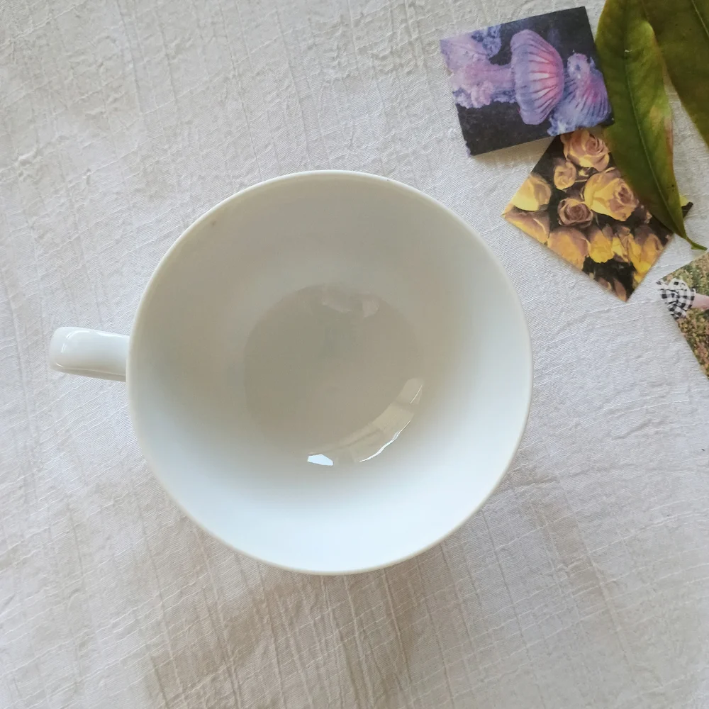 🌹 ROSETTE CORE 🌹 VTG squatty white porcelain Japanese teacup, Coquette Style
